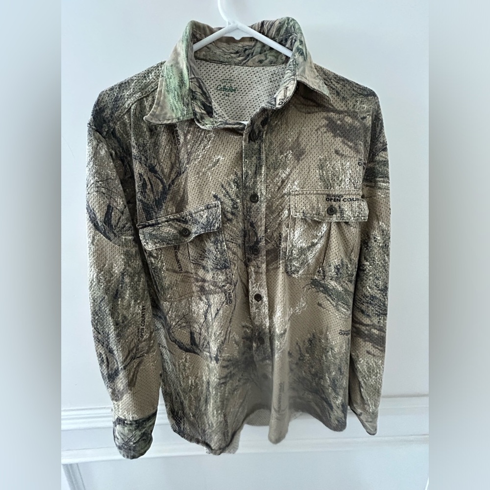 Men’s Medium Cabela’s Camo Button Up Shirt
